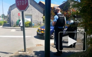  Во Франции началась перестрелка из-за неизвестного, ударившего ножом сотрудницу полиции 