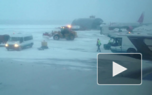 Рейсы между Петербургом и Москвой задерживаются из-за снегопада