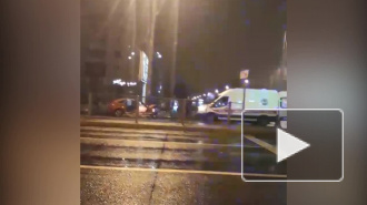 В ДТП на Ленинском проспекте спасатели вырезали человека из машины