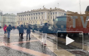 На Дворцовой площади проходит выставка военной техники