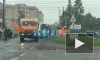 На Никольском шоссе в Ленобласти микроавтобус застрял на ж/д путях