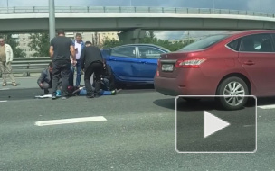 Видео: авария с пострадавшим на КАД собрала большую пробку