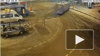 Появилось видео ДТП с рейсовым автобусом в Москве