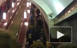 В утренний час пик закрывали "Владимирскую" и переход на "Достоевскую"