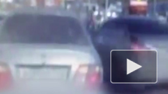 Видео из Уфы: водитель сбил инспектора ДПС и скрылся