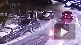 Неизвестный использовал газовый баллончик и отобрал у петербуржца "Айфон"