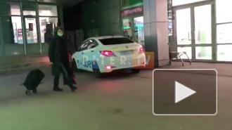 Неизвестные открыли стрельбу из машины такси в Рыбацком