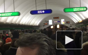 В Петербурге на синей ветке в тоннеле метро сломался состав
