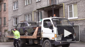  В Выборге убирают автохлам с улиц и дворов города 