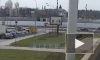 "Уставший" светофор у моста Александра Невского попал на видео