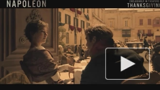 Хоакин Феникс появился в образе императора в новом трейлере фильма "Наполеон"