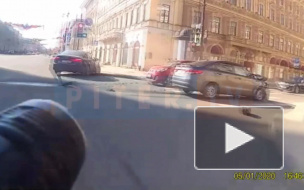 На Невском проспекте произошло тройное ДТП