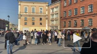 Активисты собрались у "Галереи" на "Немитинг" против Беглова