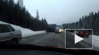 Ужасные видеокадры с места аварии на трассе "Кола" опубликовали в сети