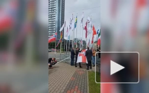 Инцидент с флагом Белоруссии на ЧМ по хоккею рассмотрят на заседании Рижской думы