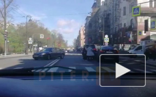 Авария с двумя автоледи собрала пробку на Каменноостровском проспекте