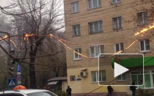 Очевидец снял на видео горящие провода в Екатеринбурге 