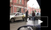 Агрессивный петербуржец подрался с таксистом на Петроградке (видео)