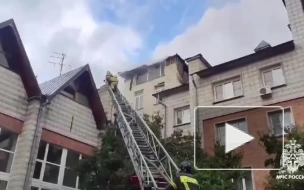 В Новосибирской области тушат пожар в жилом доме