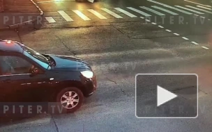 На Загородном проспекте столкнулись три машины: видео