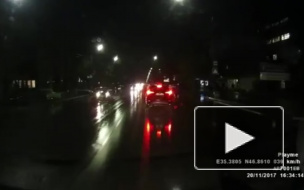 В Мелитополе иномарка сбила сразу трех девушек на "зебре"