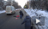 Появилось видео жуткого ДТП в Ижевске: маленькая девочка угодила под колеса микроавтобуса 