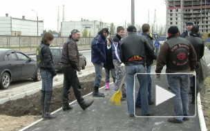 Школьники, студенты и волонтеры убрали ДОТы в Невском районе
