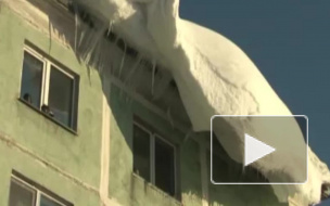 С сосульками в Петербурге будут бороться "Малыш" и "Карлсон"