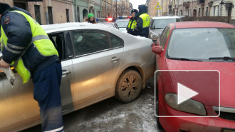 Пьяный водитель смял пять припаркованных автомобилей на Верейской