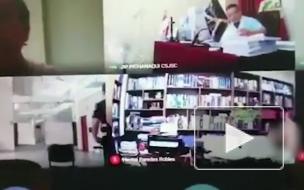 Адвокат занялся сексом с клиенткой во время онлайн-слушания в суде