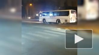В Азербайджане мужчина угнал пассажирский автобус и попал на видео