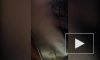 Видео: во дворе-колодце на Пушкинской прорвало трубу