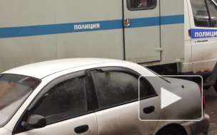 Полиция Петербурга поймала безработного, ограбившего салон связи на 700 тысяч