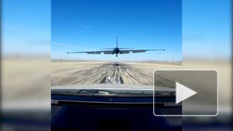 Экстремальную посадку "самого сложного" самолета ВВС США показали на видео