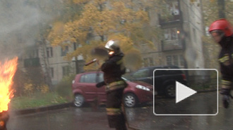 Из 11-комнатной коммунальной квартиры в Петербурге во время пожара эвакуировали 6 человек