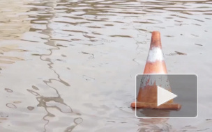 На Дальневосточном проспекте в третий раз за неделю прорвало трубу