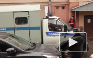 Труп с искромсанной осколком стекла шеей нашли на детской площадке в Кировском районе