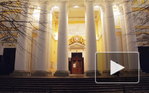 Тысячи фонариков подарили петербуржцам волшебство в день Рождества Христова в Александро-Невской Лавре