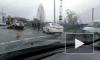 Видео: В центре Кемерово автомобиль провалился в дорожную яму 