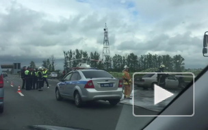 Машина врезалась в автобус на Пулковском: за пострадавшими прилетел вертолет Машина врезалась в автобус на Пулковском: за пострадавшими прилетел вертолет