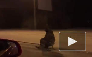 Воронежец прокатился на привязанных к автомобилю санках на скорости 130 км/ч 