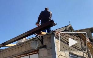 В результате украинского обстрела в Донецке поврежден жилой дом