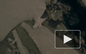 Сухогруз "Омский-132" освободили из ледяного плена и оттащили за пределы Петербурга