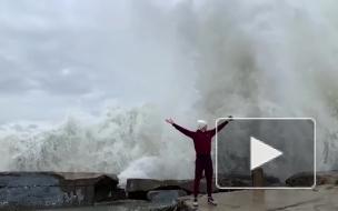 "Опасные игры" с морем в Сочи попали на видео и возмутили россиян