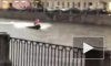 Деды Морозы прокатились на гидроциклах по каналам Петербурга