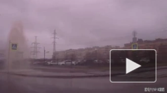 Видео: очередной фонтан от петербургского ЖКХ