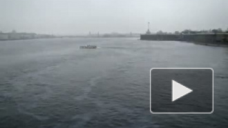 Санкт-Петербург. Загрязнение Невы. 07.11.2011. 