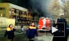 Очевидцы сняли на видео мощный пожар на стройке в центре Москвы