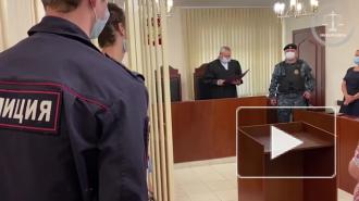 В Сочи осудили родителей девочки, отец которой "жонглировал" ею на видео