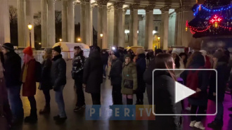 Видео: петербуржцы собрались у Казанского собора на рождественское богослужение